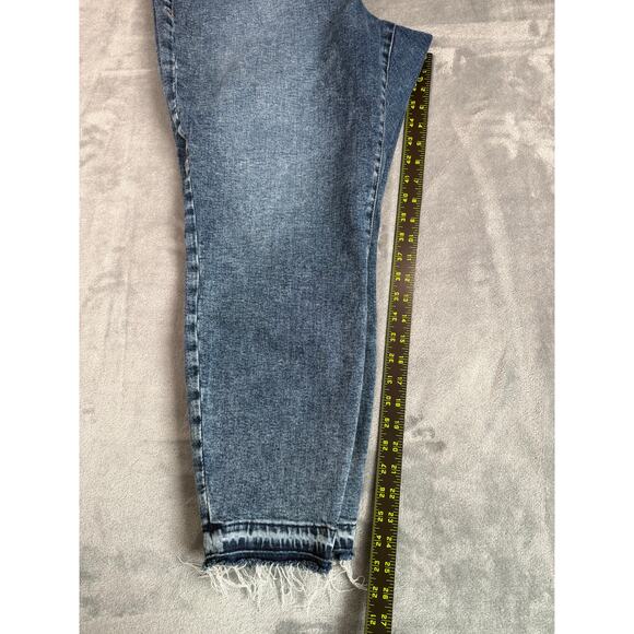 Good American Jeans Size 20 Good Legs Plus Size Frayed Denim 90s Wash - Picture 7 of 8